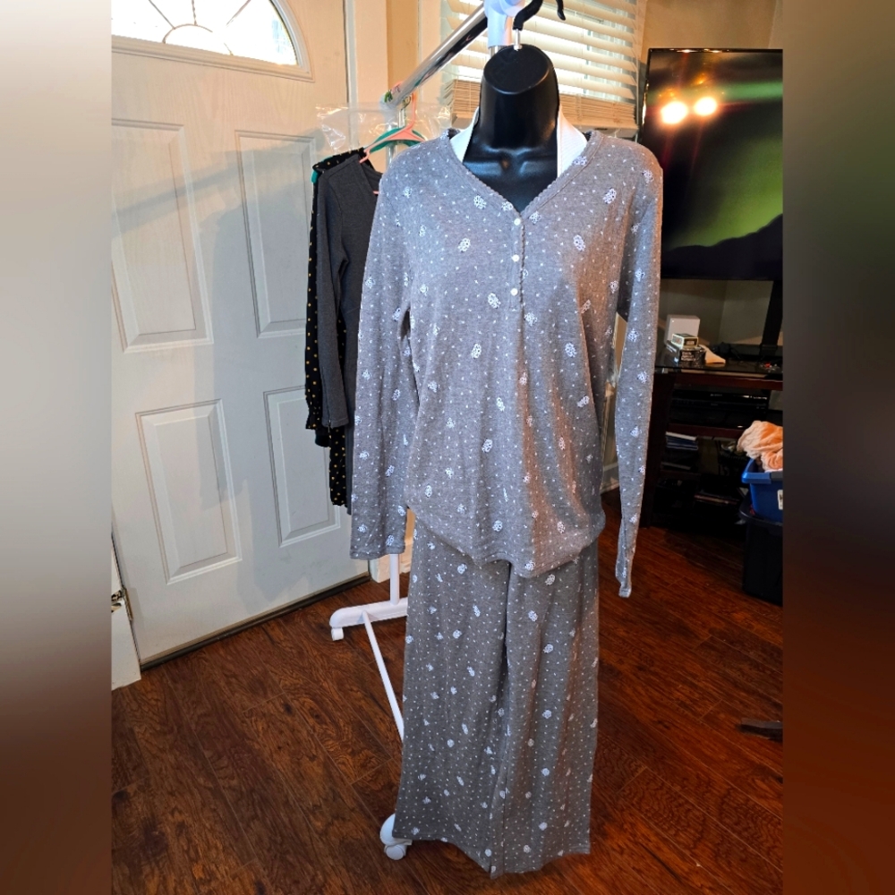 Croft and Barrow long sleeve/pants Pj's set